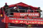 <strong>Le Monstre</strong><br />Le Monstre accompagne le carnaval des rues.
Ici, lors de l'arrivée du Roi Vaval à Kourou.
Photo Alalla. 8 janvier 2010.