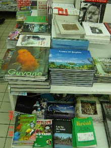 Litterature pour les (éco-)touristes vantant la nature et la culture de la Guyane 