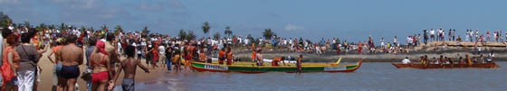 Course de pirogues à Kourou 