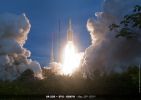 <strong>Vol 202 - 20 mai 2011</strong><br />Ariane 5 ECA avec les satellites ST-2 & GSAT-8 -  20/05/2011. Copyright : 2011 ESA-CNES-ARIANESPACE / Optique Vidéo du CSG - S MARTIN