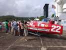 <strong>2 mai 2009</strong><br />22 : Sur le parking du CSG, le public se presse pour voir le bateau du vainqueur, Patrick Hoyau.